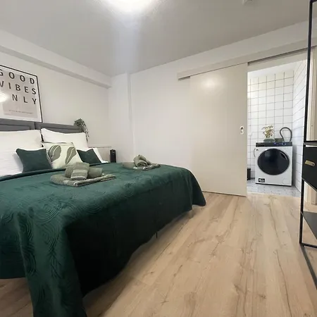 아파트 Wohlfuehl Mit Smart-tv, Self Check-in Und Carport 카를스루에